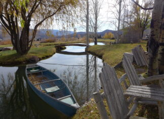 Canoe at pond without water rights