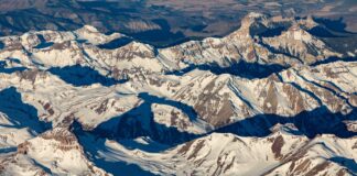Scientists clash over how to track the West’s vital snowpack