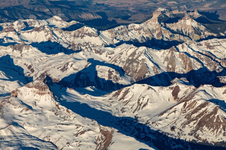Scientists clash over how to track the West’s vital snowpack