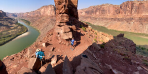 Canoeing Labyrinth Canyon of the Green River, between Green River and Canyonlands National Park. Bowknot Bend,